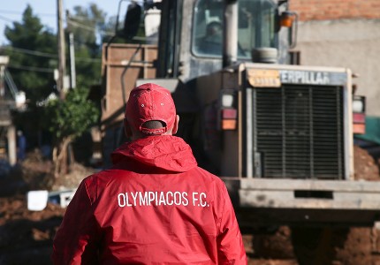 Για έκτη μέρα δίπλα στους κατοίκους της Μάνδρας