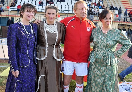 Συνεχίζουν το φιλανθρωπικό τους έργο