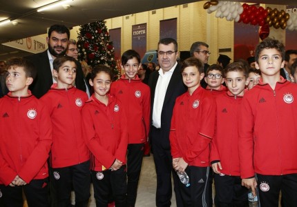 Η ακαδημία στη γιορτή των Παραπολιτικών