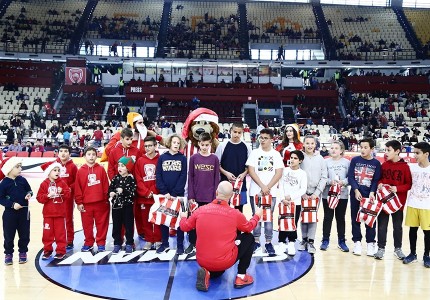 Γιορτινή ατμόσφαιρα στο ΣΕΦ (photos)