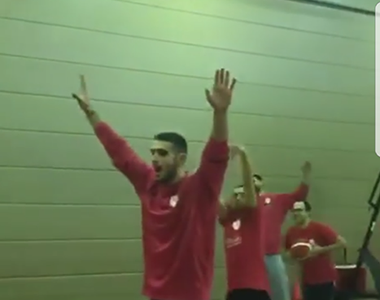 ONE TEAM και Θρύλος μαζί!