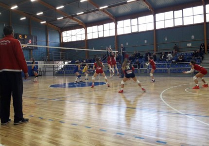 Τρία στα πέντε