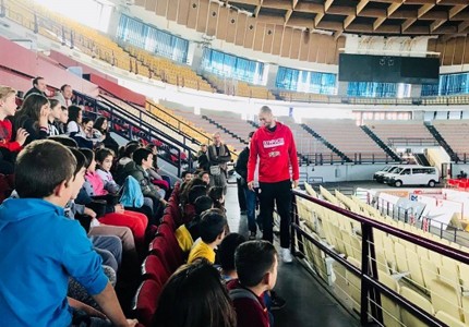 Σε ρόλο... δασκάλων οι Σφαιρόπουλος, Τιλί