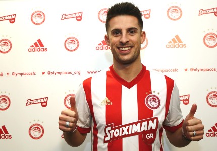 Πόσο σου πάνε τα ερυθρόλευκα, ρε αλάνι! (photos)