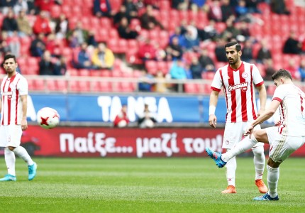 Απόλαυση ο Κέβιν με τα ερυθρόλευκα (photos)