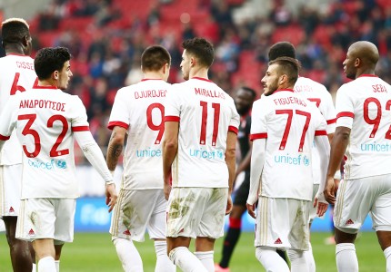 Απόλαυση ο Κέβιν με τα ερυθρόλευκα (photos)
