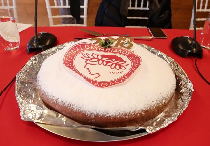 Γιόρτασε ο Θρύλος των επιτυχιών! (Photos)