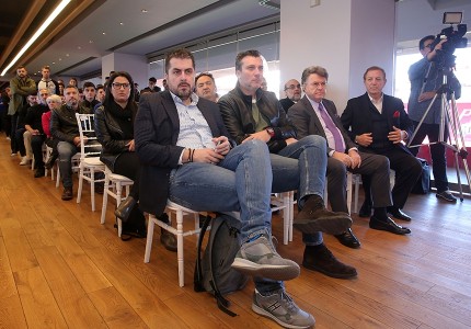 Γιόρτασε ο Θρύλος των επιτυχιών! (Photos)