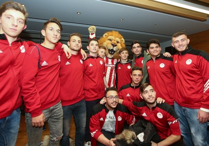 Έκοψαν την πίτα τους και οι Ακαδημίες