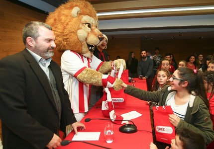 Έκοψαν την πίτα τους και οι Ακαδημίες