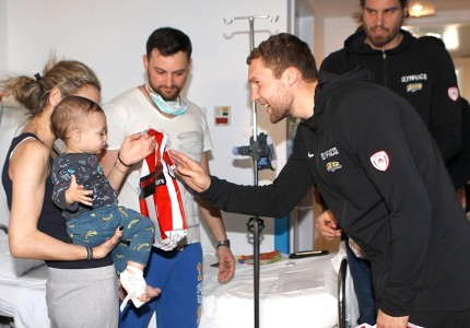 Μοίρασαν δώρα και χαμόγελα!