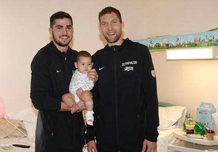 Μοίρασαν δώρα και χαμόγελα!