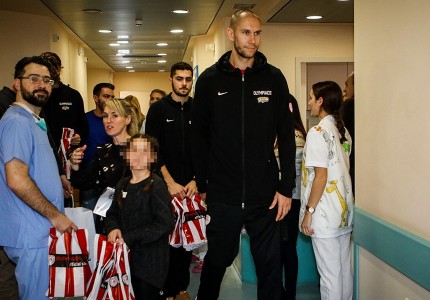 Μοίρασαν δώρα και χαμόγελα!