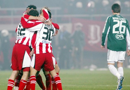 Έτσι... νικάει ο Πειραιάς (photos, video)