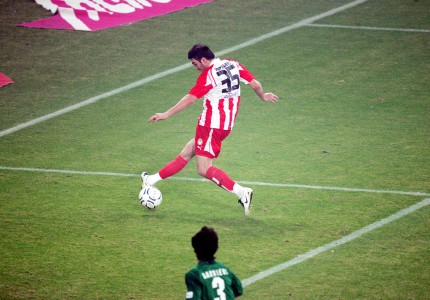 Στα τέσσερα (σταμάτησε ο Θρύλος) και να λέτε ευχαριστώ...