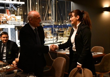 Επίσημο δείπνο παρέθεσε ο Θρύλος (photos)