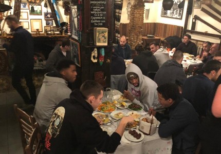 Δείπνο ενότητας από Σφαιρόπουλο (photos)