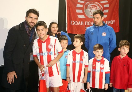 Δίπλα στις σχολές του Θρύλου ο Ανσαριφάρντ! (Photos)