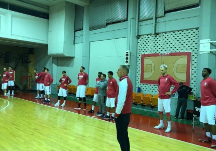 Μπήκε ο Μπόμπι Μπράουν (photos)
