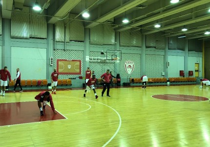 Μπήκε ο Μπόμπι Μπράουν (photos)