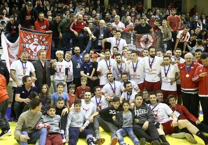 Έτσι πανηγυρίζει ο Θρύλος! (Videos+Photos)