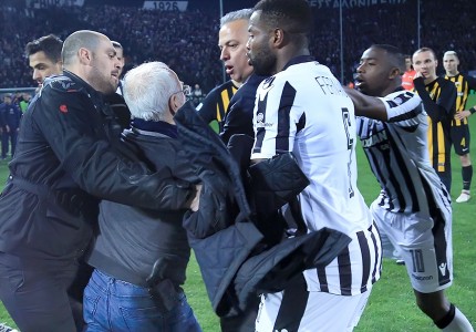 Οι 10 φωτογραφίες του Σαββίδη με το όπλο!