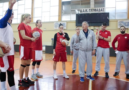 Φορτσάρει για το τρίτο σερί (photos)
