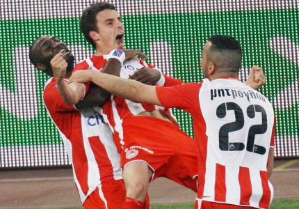 Αγάλματα στο ΟΑΚΑ με το 