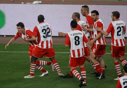 Αγάλματα στο ΟΑΚΑ με το 