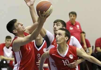 Σαρωτικοί οι μικροί του Θρύλου! (Photos)