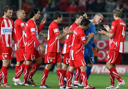 Πρώτη κούπα και φιέστα για τον Β. Μαρινάκη (photos, videos)