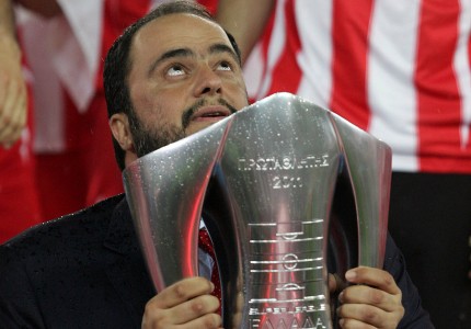 Πρώτη κούπα και φιέστα για τον Β. Μαρινάκη (photos, videos)