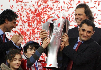 Πρώτη κούπα και φιέστα για τον Β. Μαρινάκη (photos, videos)