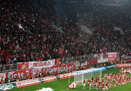 Πρώτη κούπα και φιέστα για τον Β. Μαρινάκη (photos, videos)