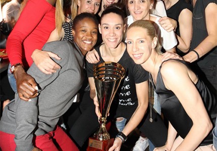 Έτσι γιορτάζουν οι αήττητες νταμπλούχες! (photos)