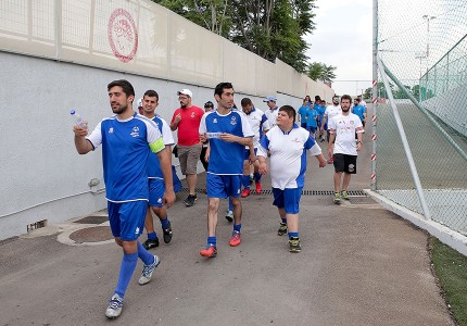 Ο Θρύλος δίπλα στα Special Olympics! (Photos+Video)