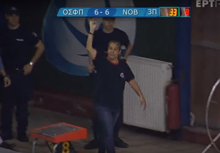 Το έχουν... οικογενειακώς με τις χειρονομίες! (Video+Photo)