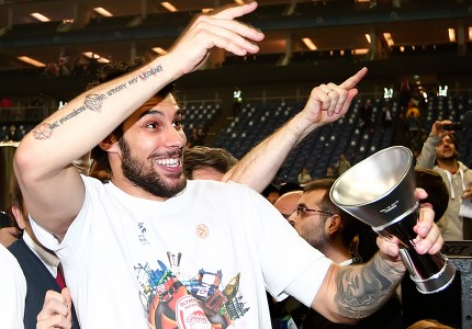 Τι τους έφτιαξες, Θρύλε μου! (photos, video)