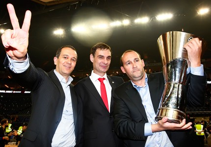 Τι τους έφτιαξες, Θρύλε μου! (photos, video)