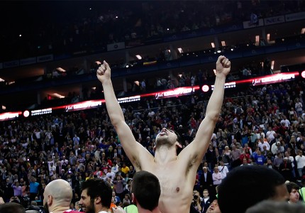 Τι τους έφτιαξες, Θρύλε μου! (photos, video)