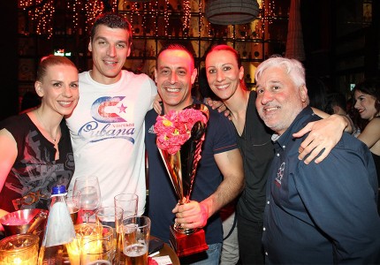 Έτσι γιορτάζουν οι αήττητες νταμπλούχες! (photos)