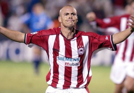 Παίχτες που να σέβονται τον κόσμο και να παίζουν για την ερυθρόλευκη...