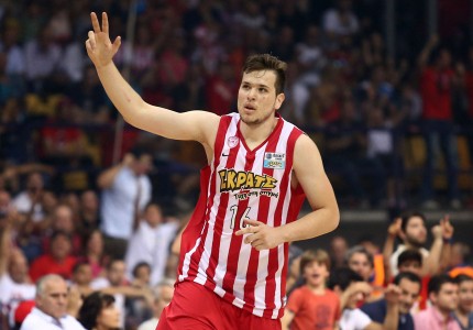 Όταν βγήκαν οι... σκούπες! (photos, video)