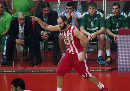 Όταν βγήκαν οι... σκούπες! (photos, video)