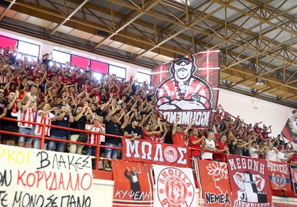 Εεεεε οοοοο παντού θα προσκυνάτε τον Ολυμπιακό...