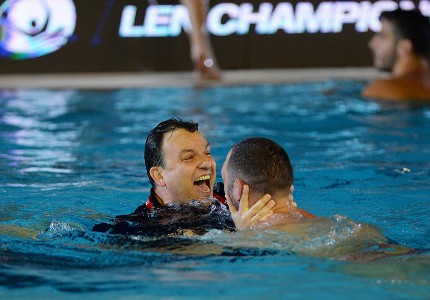 Έτσι σηκώνουν τα ευρωπαϊκά! (photos)