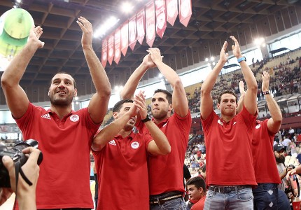 Τα... κλικ της αποθέωσης στο ΣΕΦ