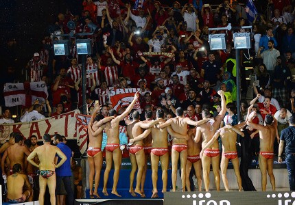 Έτσι σηκώνουν τα ευρωπαϊκά! (photos)