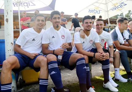 Το πρώτο φιλικό σε εικόνες