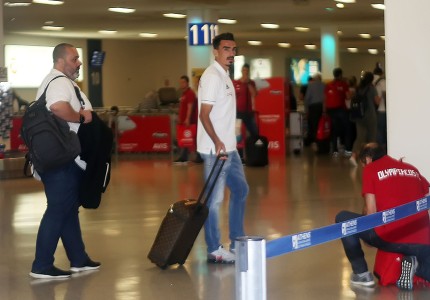 Στη βάση του ο Ολυμπιακός (photos)